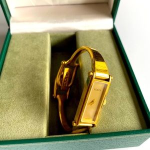 Gucci watch 1995 saddle bracelet. Gold